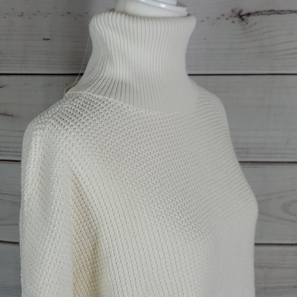 MICHAEL Michael Kors• M sweater turtleneck ivory - Picture 5 of 9